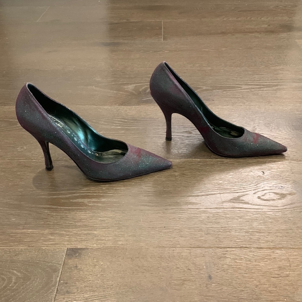 ✨ Galactic Glam Alert! BCBGirls green/eggplant sparkle heels✨